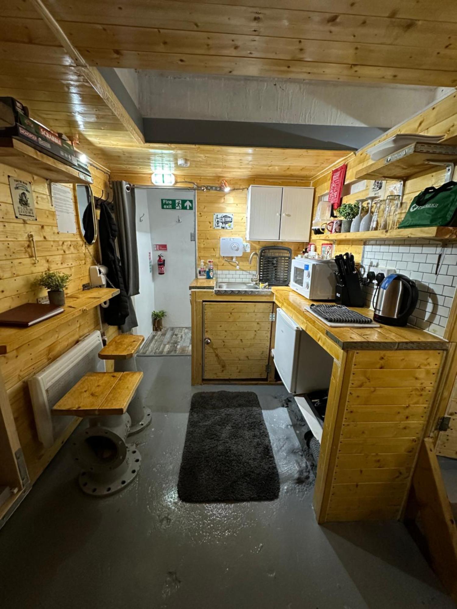 彭赞斯The Old Water Pumping Station Quirky Underground Hobbit House公寓 外观 照片